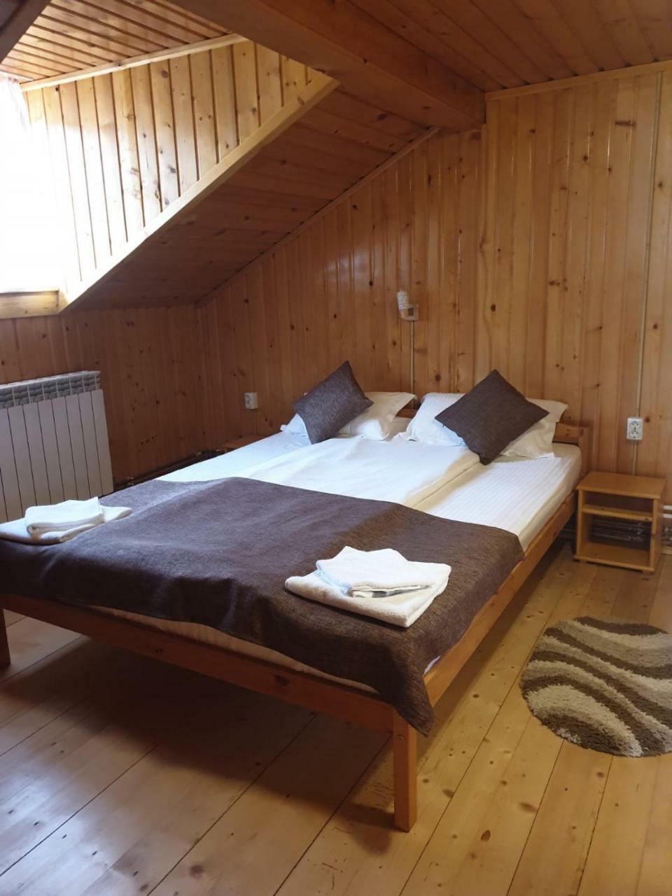 Cabana Sarmis Costesti Exteriör bild