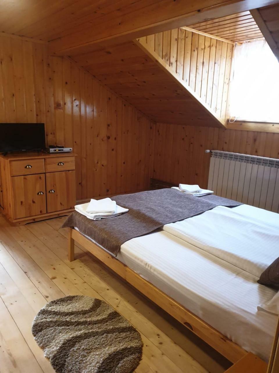 Cabana Sarmis Costesti Exteriör bild